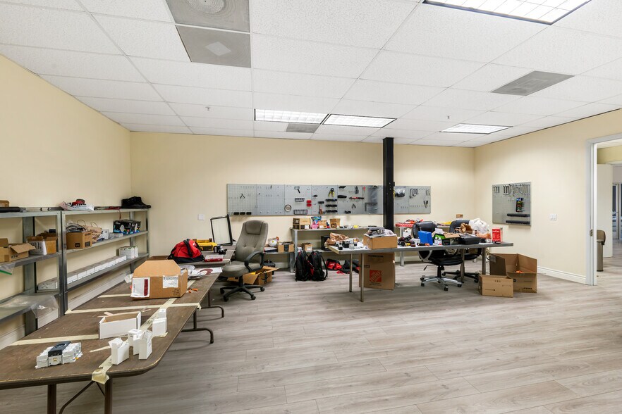 More Photos Of 708 N Vincent Ave, Covina Manufacturing For Lease