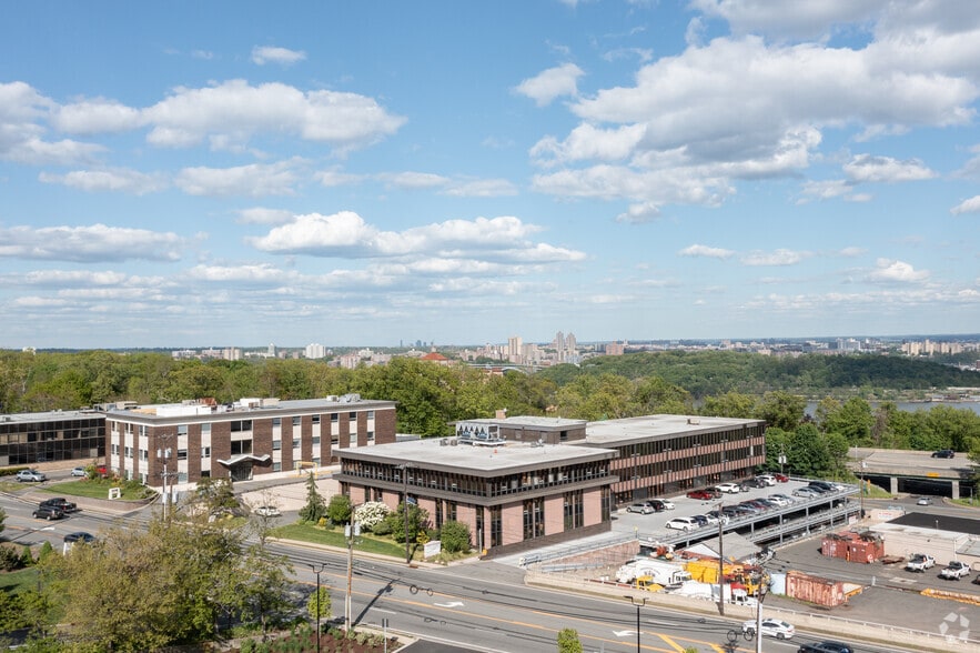 More Photos Of 333 Sylvan Ave, Englewood Cliffs Office For Lease