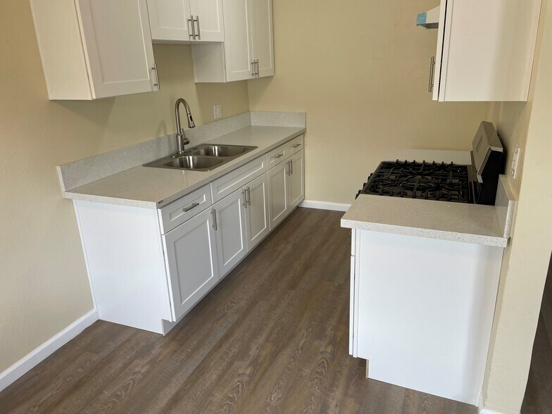 More Photos Of 10223 Darby Ave, Inglewood Apartments For Sale