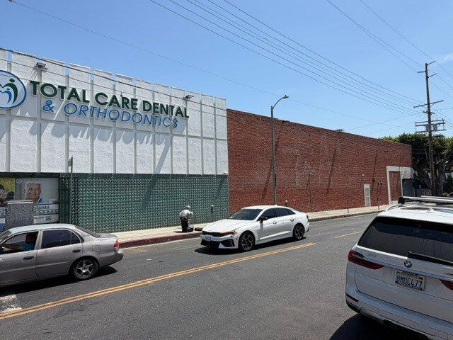 More Photos Of 2700 N Broadway, Los Angeles Freestanding For Lease