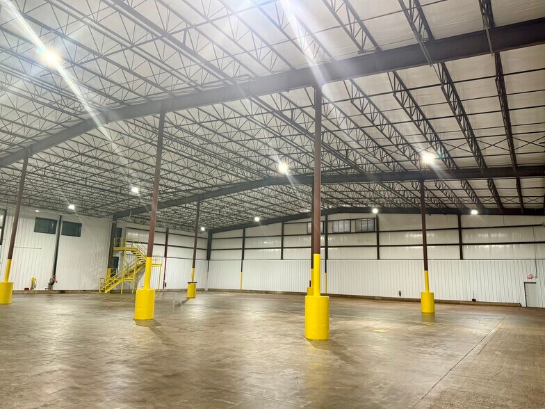 More Photos Of 13343 Interstate 20 E, Tyler Warehouse For Lease