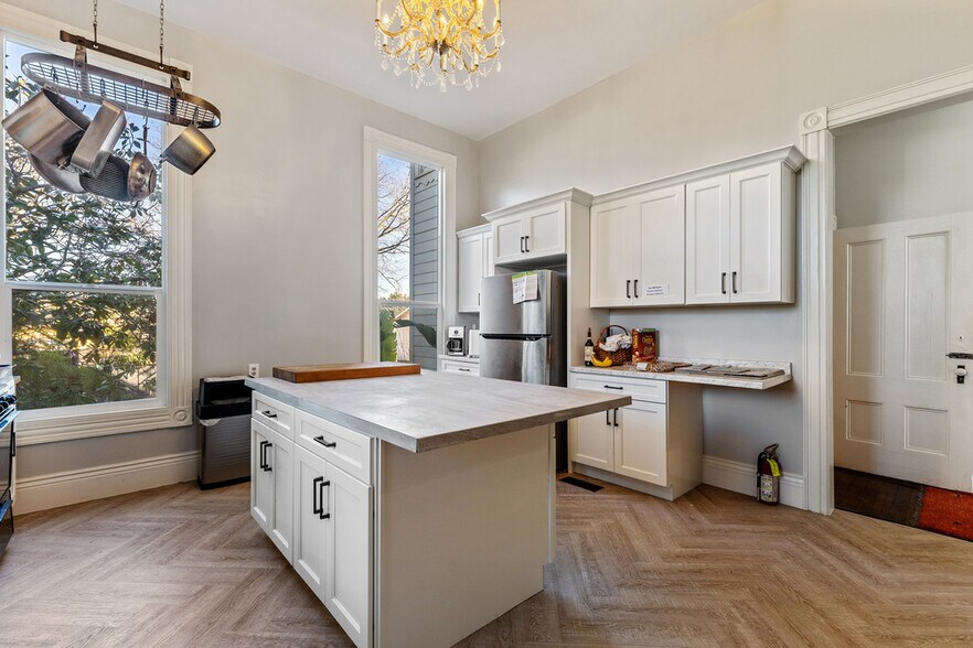 More Photos Of 1218 E 21st St, Oakland Apartments For Sale