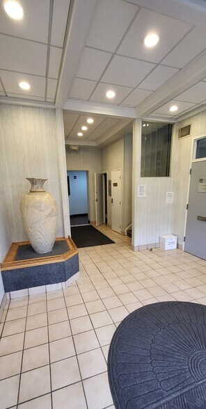 More Photos Of 289 Market St, Saddle Brook Office For Sale