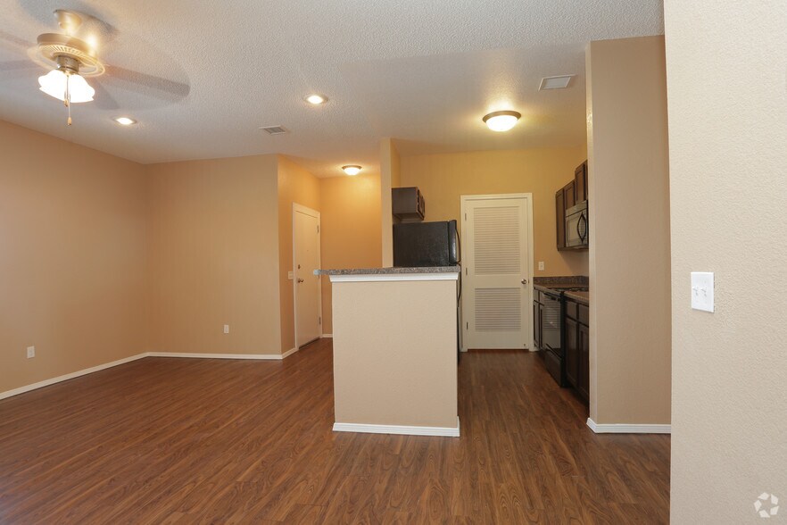 More Photos Of 2521 Robert Wynn St, El Paso Apartments For Sale