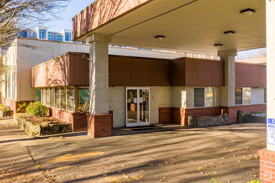 More Photos Of 431 NE Multnomah St, Portland Hotel For Sale