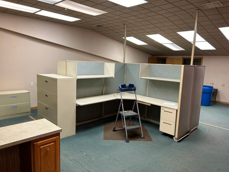 More Photos Of 320 N Courtland St, East Stroudsburg Freestanding For Lease