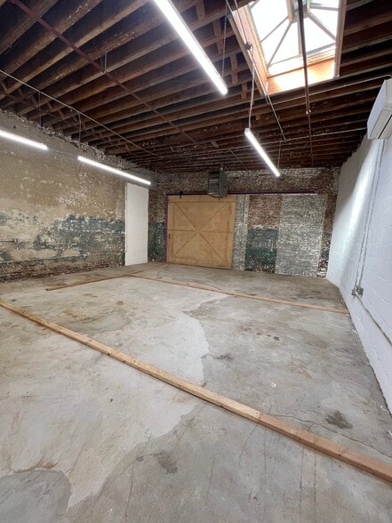 More Photos Of 333 Stagg St, Brooklyn Warehouse For Lease