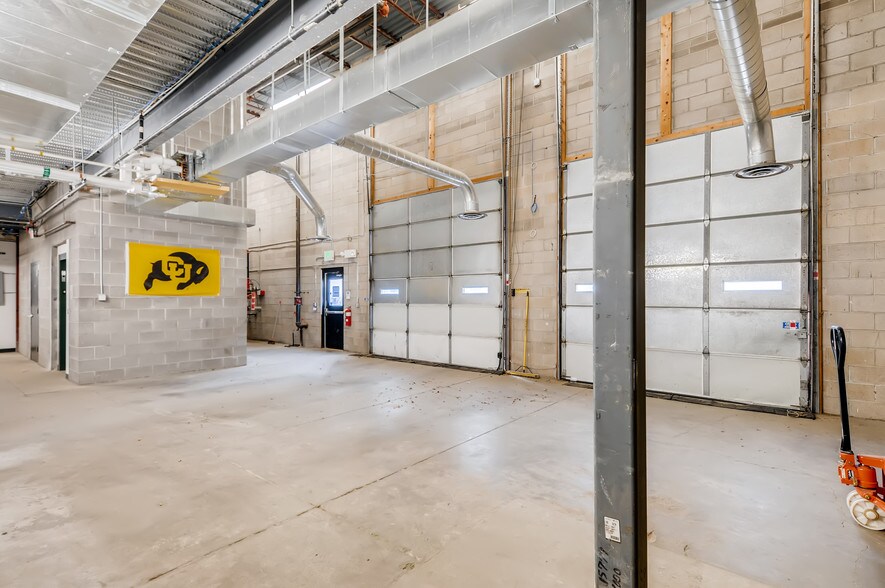 More Photos Of 5550 Joliet St, Denver Warehouse For Sale