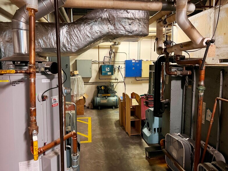 More Photos Of 506 James St, Brainerd Warehouse For Sale