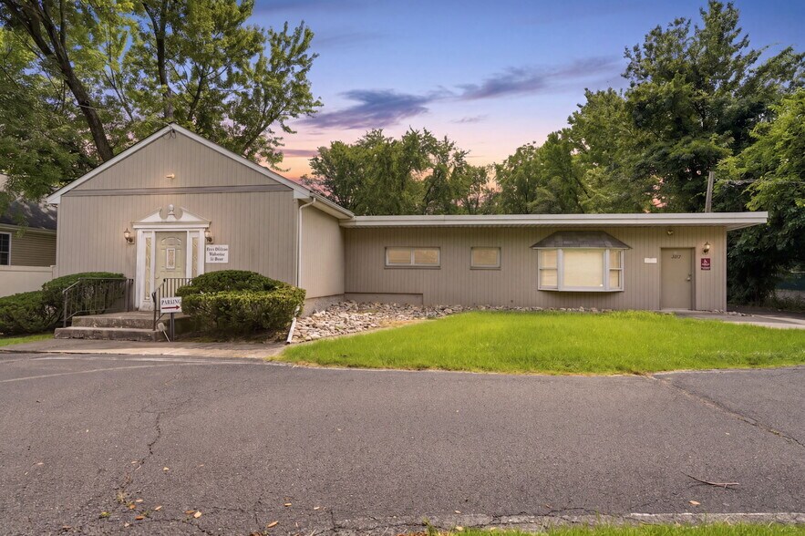 Primary Photo Of 3157 Mechanicsville Rd, Eddington Medical For Sale