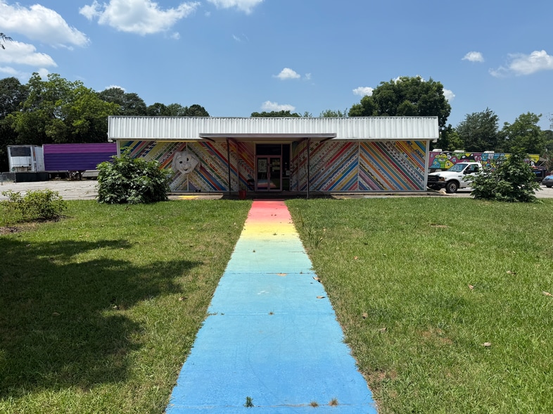 Primary Photo Of 1001 Winterville Rd, Athens Showroom For Lease