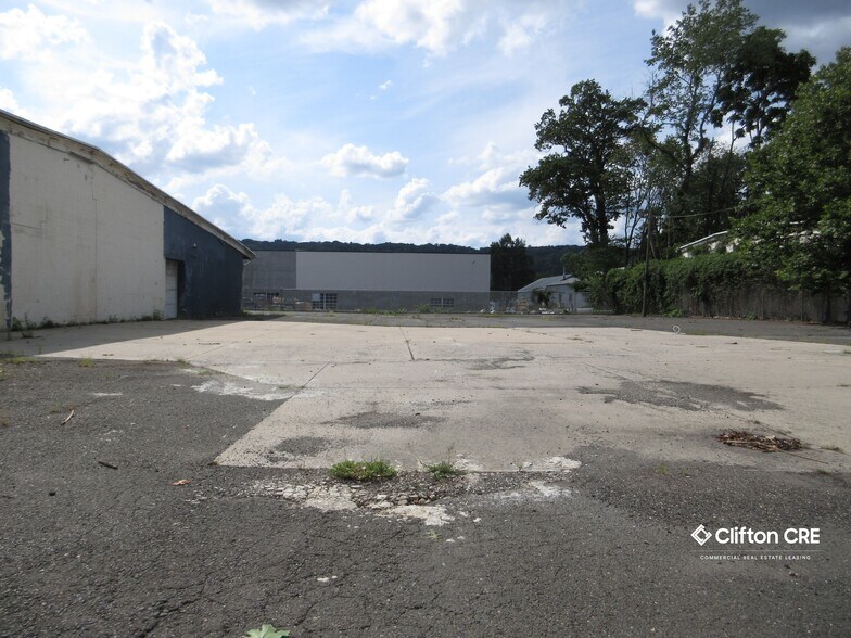 More Photos Of 185 Van Winkle Ave, Hawthorne Warehouse For Lease