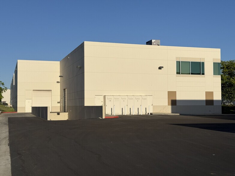 More Photos Of 3532 Seagate Way, Oceanside Warehouse For Sale