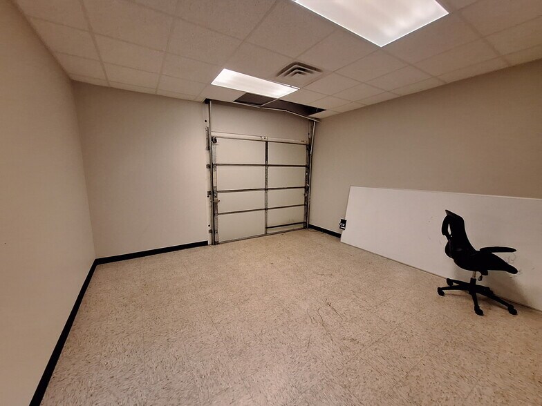 More Photos Of 1800 W Mason St, Green Bay Office For Sale