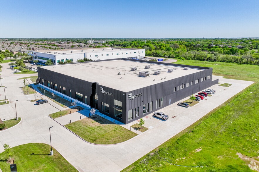 More Photos Of 4000 E Plano Pky, Plano Distribution For Lease