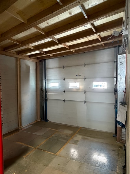 More Photos Of 915-935 48 Ave SE, Calgary Warehouse For Sale