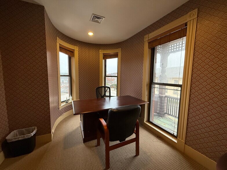 More Photos Of 25 Harvard St, Worcester Office For Lease