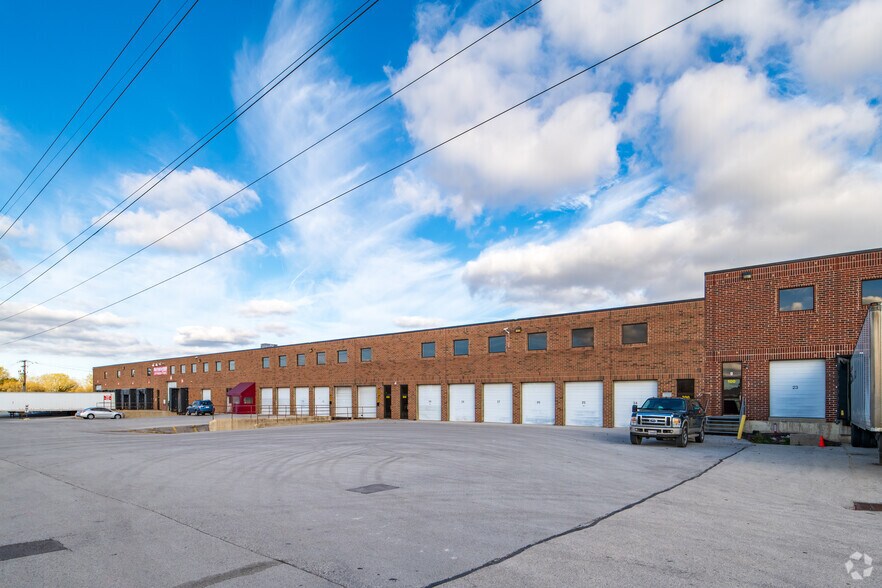 More Photos Of 6185 S Ace Industrial Dr, Cudahy Warehouse For Lease