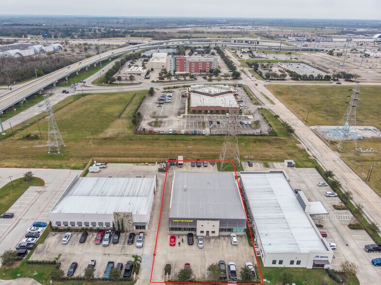 More Photos Of 145 Magellan Cir, Webster Light Distribution For Sale