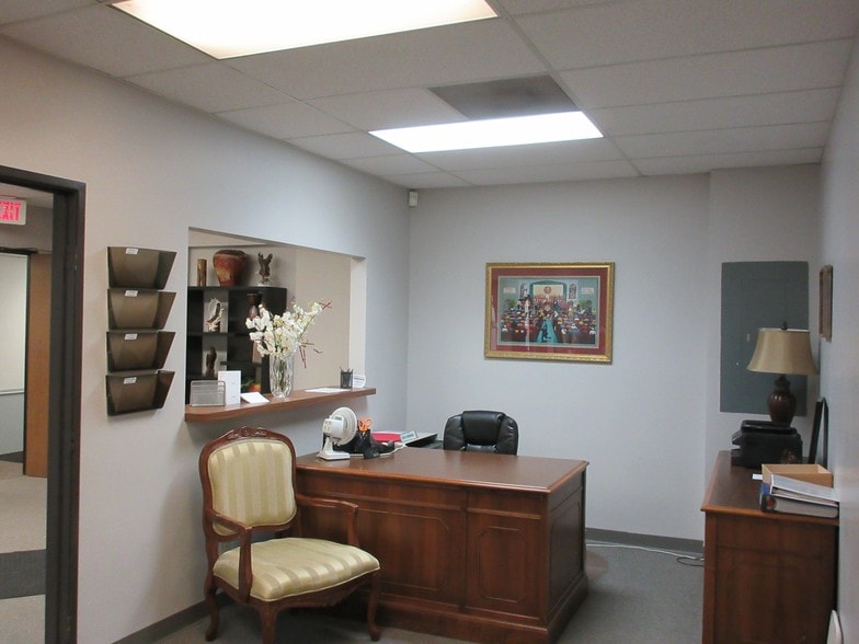 More Photos Of 2200 E 104th Ave, Thornton Office For Lease