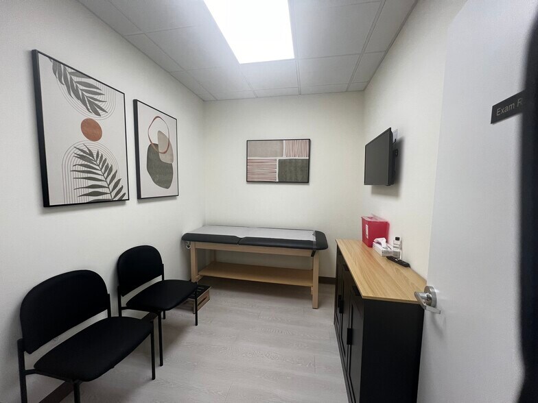 More Photos Of 1895 Walt Whitman Rd, Melville Medical For Lease
