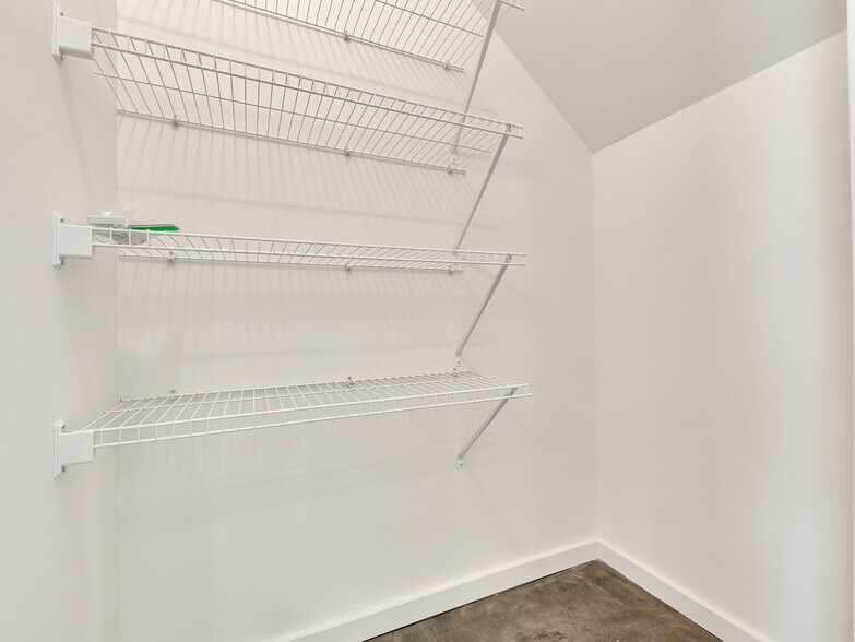 More Photos Of 1602 N Central St, Knoxville Apartments For Sale