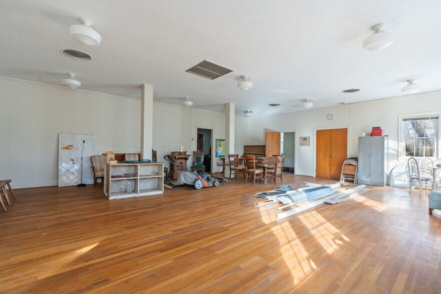 More Photos Of 171 Valley St, Centreville Flex For Sale