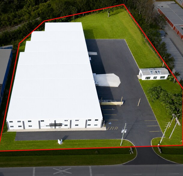 More Photos Of 12388 Starkey Rd, Largo Warehouse For Lease