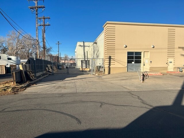 More Photos Of 8000 W Colfax Ave, Lakewood Freestanding For Lease