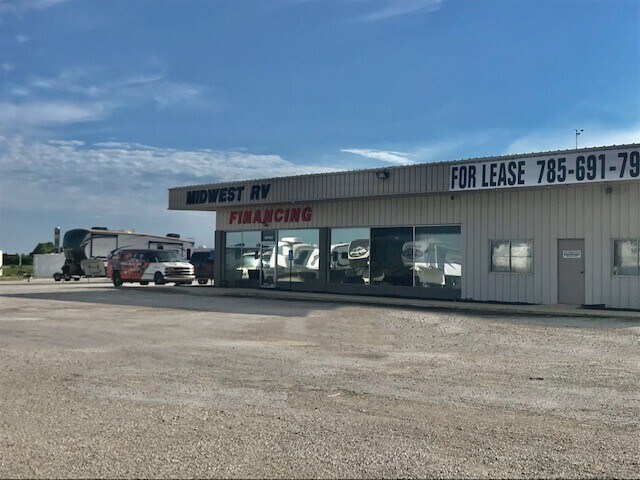 More Photos Of 2515 E Logan St, Ottawa Warehouse For Lease