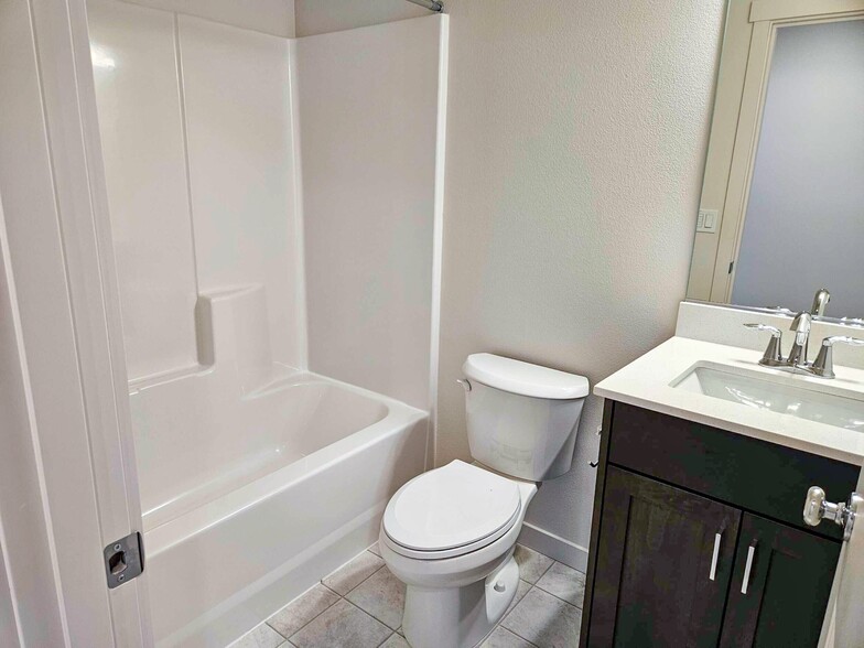 More Photos Of 2195 Audubon Ave SE, Salem Apartments For Sale