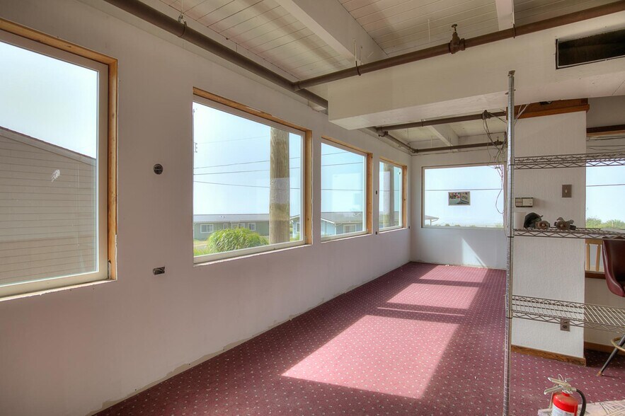 More Photos Of 61 Main St, Pacific Beach Restaurant For Sale