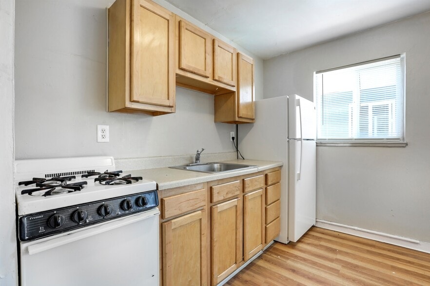 More Photos Of 1190 S Sheridan Blvd, Denver Apartments For Sale