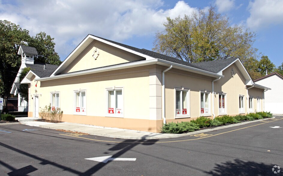 More Photos Of 237 W Midland Ave, Paramus Medical For Lease