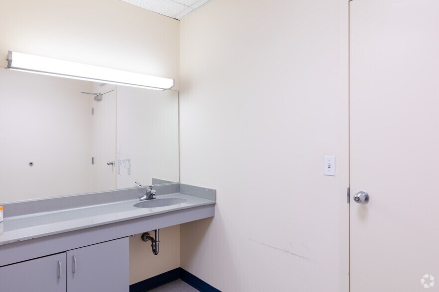 More Photos Of 1715-1785 Winnetka Cir, Rolling Meadows Unknown For Sale