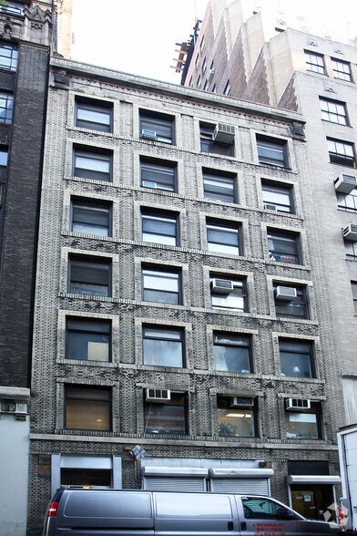 More Photos Of 355-357 W 36th St, New York Office For Lease