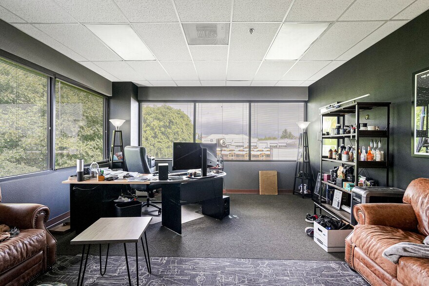 More Photos Of 1852 Fescue St SE, Albany Office For Sale