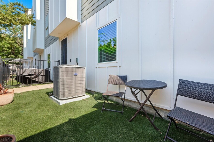 More Photos Of 5647 Live Oak, Dallas Apartments For Sale