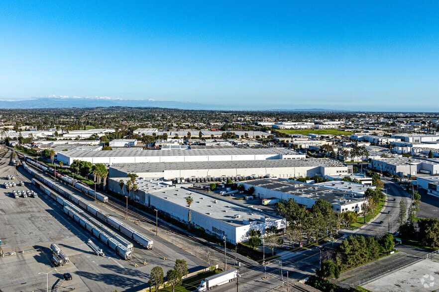 More Photos Of 8940 Sorensen Ave, Santa Fe Springs Warehouse For Lease