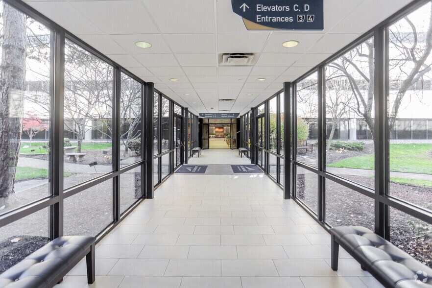 More Photos Of 13400 N Meridian St, Carmel Medical For Lease