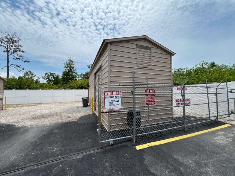 More Photos Of 743 Wesley Ave, Tarpon Springs Warehouse For Sale
