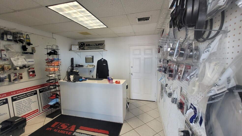 More Photos Of 951 Lake Havasu Ave N, Lake Havasu City Showroom For Lease