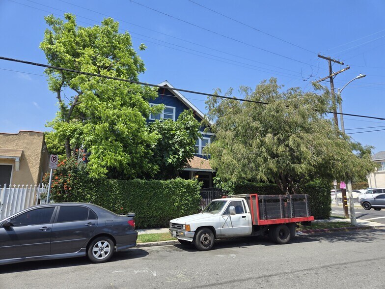 More Photos Of 1327 W 35th St, Los Angeles Apartments For Sale