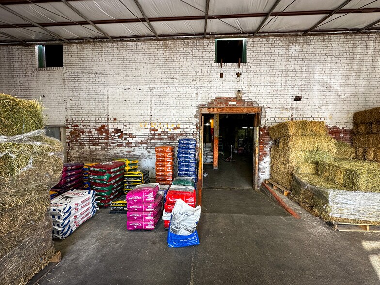 More Photos Of 230 D St NE, Miami Warehouse For Sale