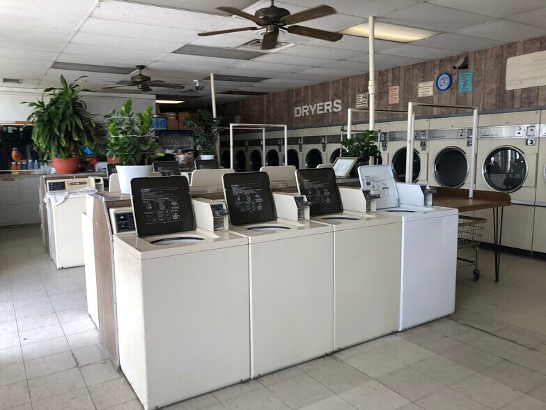 More Photos Of 2890 S Hillside St, Wichita Freestanding For Sale