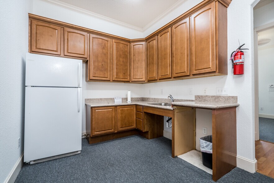 More Photos Of 5511 Louetta Rd, Spring Office Residential For Sale