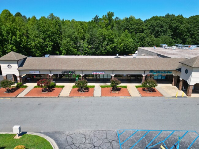 Primary Photo Of 1128-1132 Freeway Dr, Reidsville Unknown For Lease
