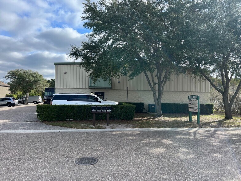 More Photos Of 2552-2558 Merchant Ave, Odessa Warehouse For Lease