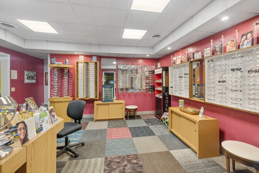 More Photos Of 105 N Main St, North Syracuse Medical For Sale