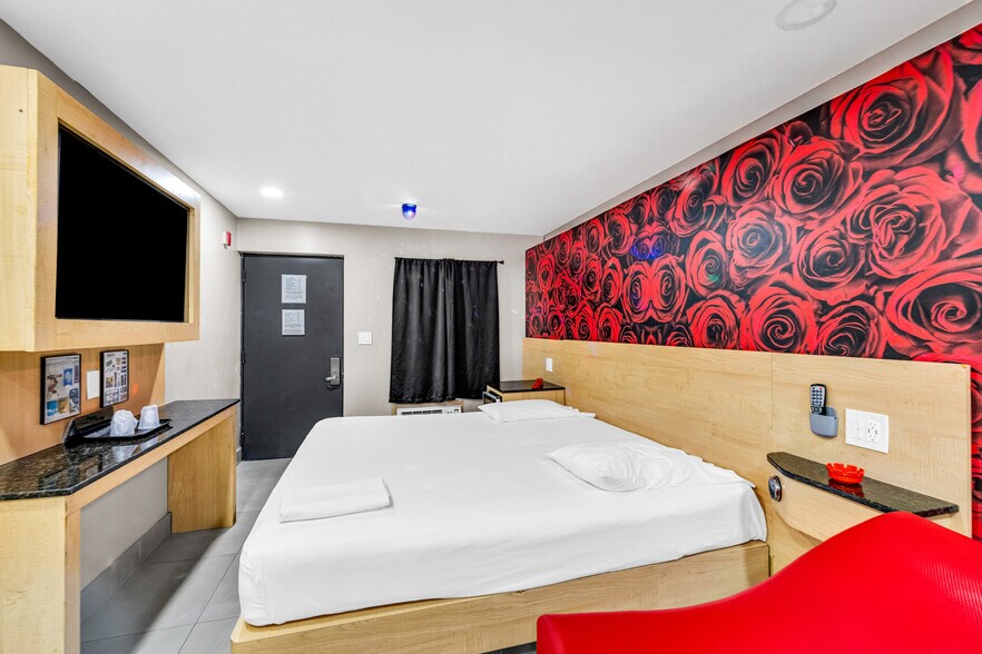 More Photos Of 841 N Krome Ave, Homestead Hotel For Sale